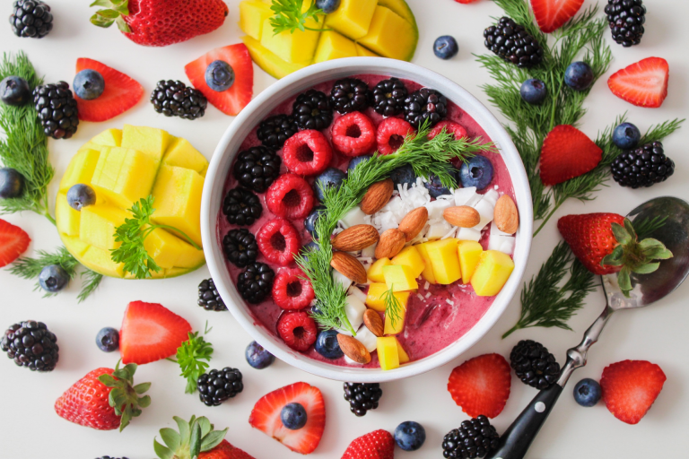 L’alimentation et les hormones féminines : un lien essentiel pour l’équilibre hormonal 