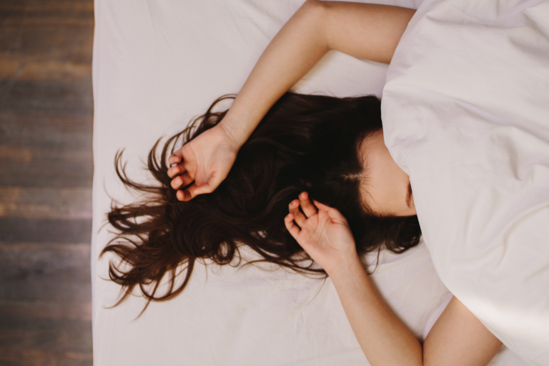 Sommeil et équilibre hormonal chez les femmes, quel lien?